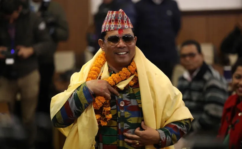 एमाले नेताहरुले डिल्लीबजार कारागार पुगेर रेशम चौधरीसँग मागे भोट
