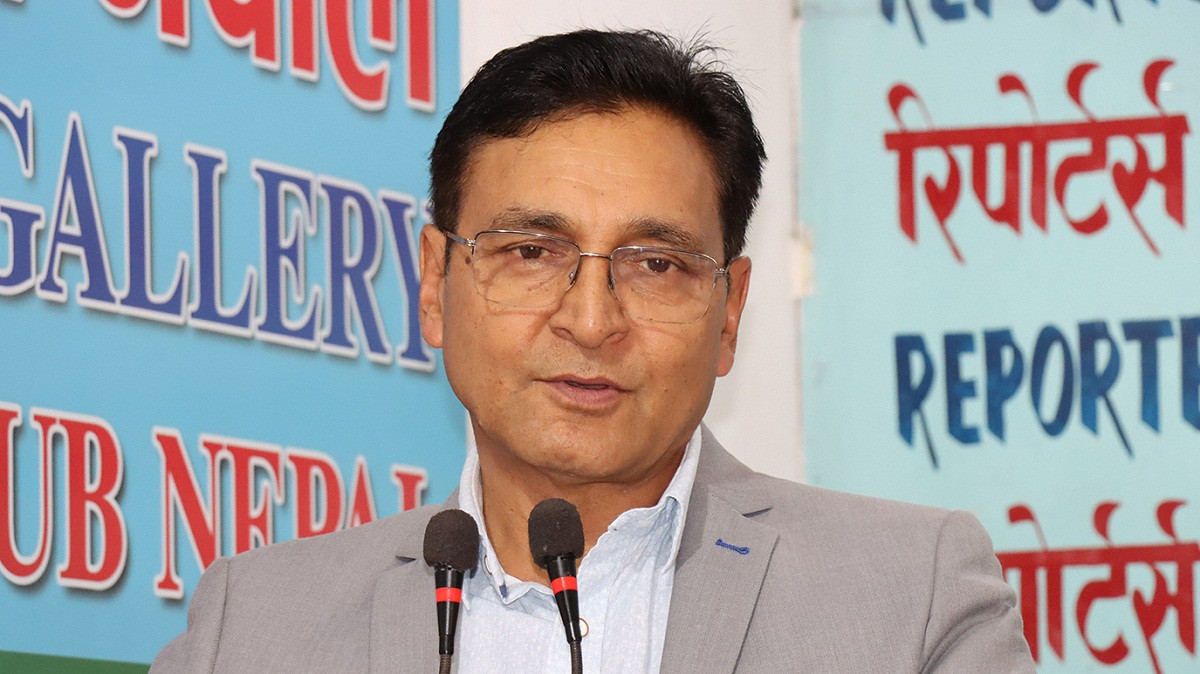 एमालेका सचिव टोपबहादुर रायमाझीको घरमा प्रहरीको छापा