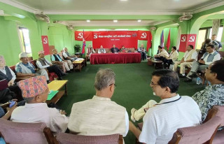 संसद् अधिवेशन बोलाउन दबाब दिँदै माओवादी