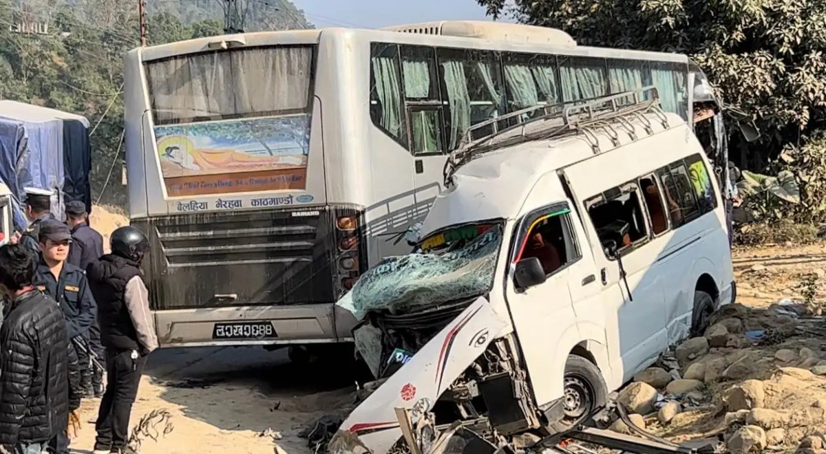 धादिङमा बस दुर्घटनाः एक जनाको मृत्यु, १४ घाइते