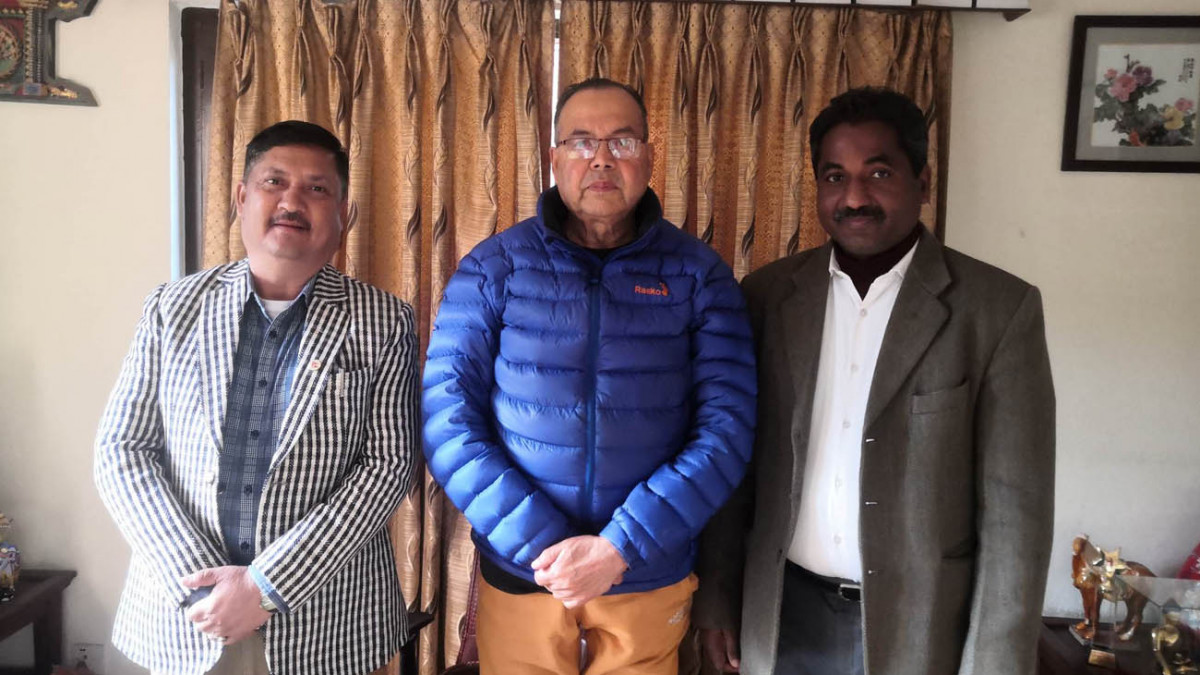 झलनाथ खनाल र प्रभु शाहबीच भेटवार्ता