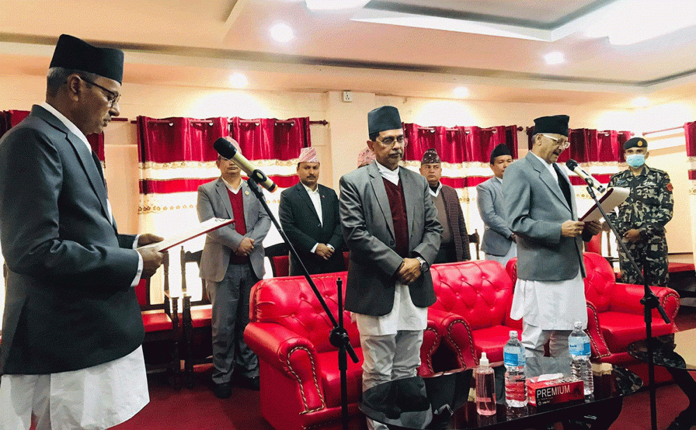 बागमती प्रदेशसभाका ज्येष्ठ सदस्य ढुंगानाद्वारा शपथग्रहण