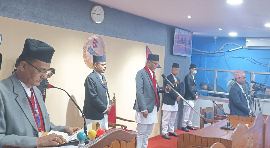 बागमती प्रदेशसभा सदस्यले लिए शपथ