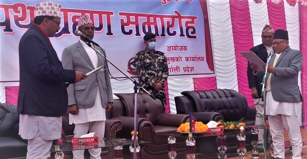 कर्णाली प्रदेशका नवनियुक्त मुख्यमन्त्री शर्मा र दुई मन्त्रीले लिए शपथ