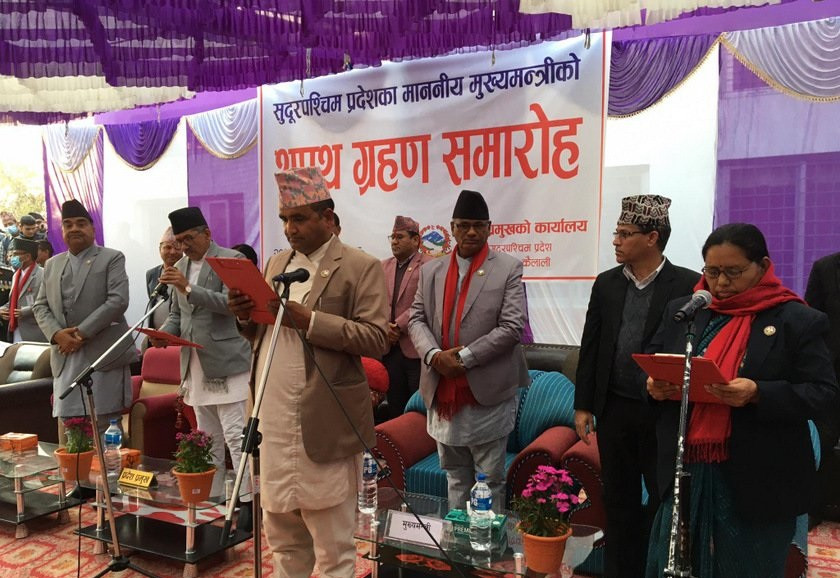 सुदूरपश्चिममा मुख्यमन्त्रीसहित तिन मन्त्रीले लिए शपथ, मुख्यमन्त्रीका दाबेदार भट्ट बने मन्त्री 