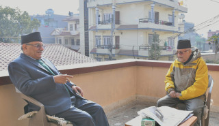 प्रचण्ड–ओलीबीच भोटवार्ता, माधव नेपालको असन्तुष्टिबारे छलफल