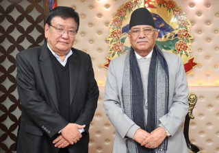 प्रधानमन्त्री प्रचण्ड र डा.सन्दुकबीच भेटवार्ता