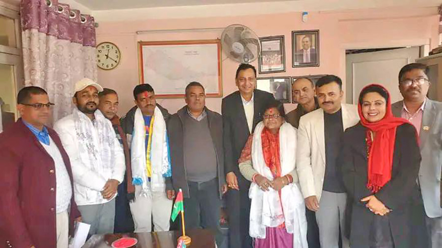 २ स्वतन्त्र सांसद जसपामा प्रवेश