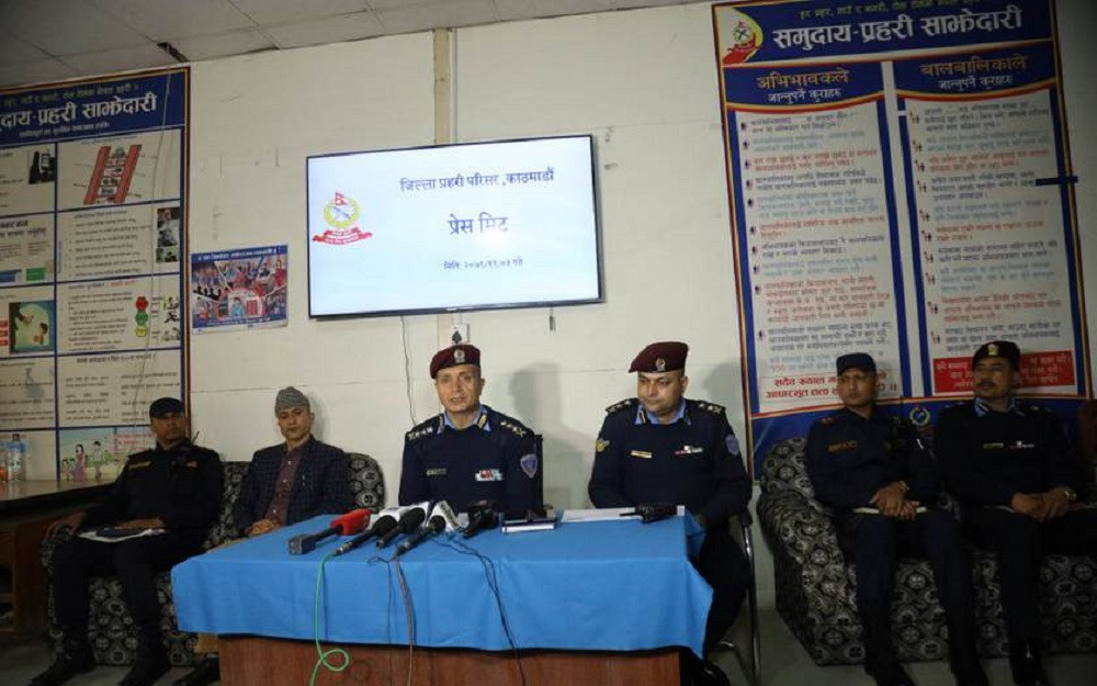 बालाजुमा प्रहरीको गाडी, अस्थायी बिट र ट्राफिक आइल्याण्ड  आगजनीमा संलग्न ६ जना पक्राउ