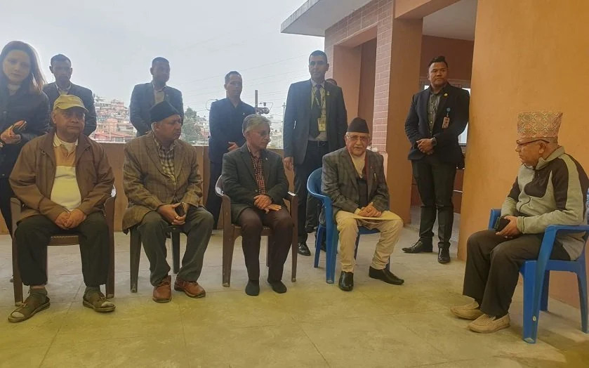 माधव नेपाल भेट्न कोटेश्वर पुगे ओली