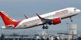 विमानभित्रै यात्रुको यस्तो हर्कतले चालकदलकी सदस्यले दर्ता गरिन् मुद्धा