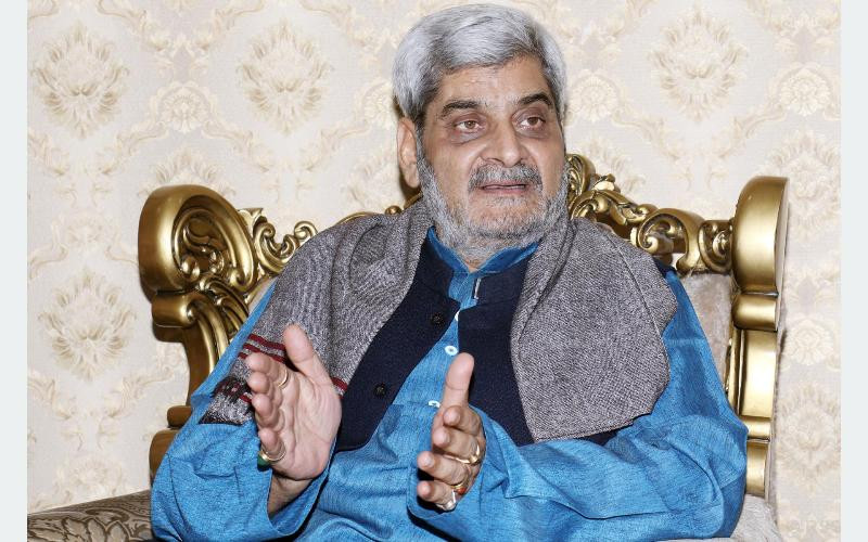 कांग्रेस र एमालेमा आफूहरु बाहेक अन्य दल देशमा नरहुन् भन्ने सोच देखियो: हृदयश त्रीपाठी