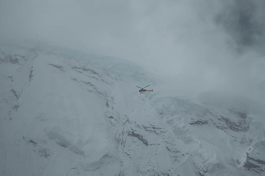 दार्चुलाको ब्याँसमा हिमपहिरो, यार्सागुम्बा टिप्न गएका सर्वसाधारण प्रभावित भएको आशंका