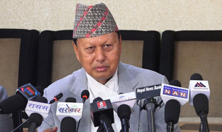 आपत्कालीन उपचारका लागि तयारी अवस्थामा रहन स्वास्थ्यकर्मीलाई मन्त्री बस्नेतको निर्देशन