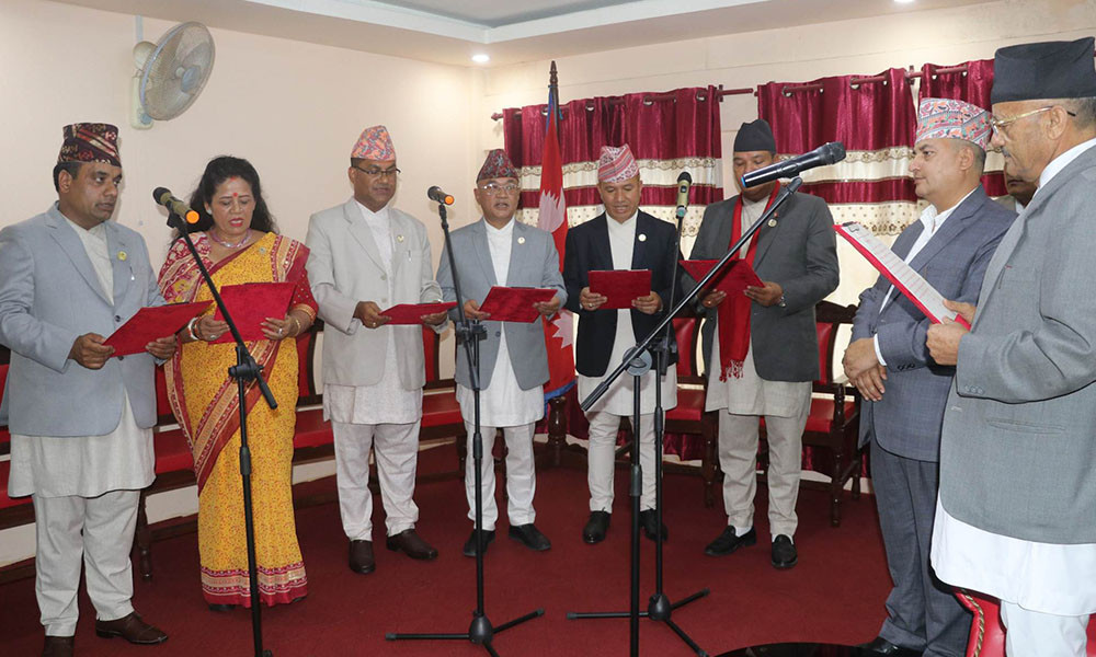 बागमती सरकारका नवनियुक्त ६ मन्त्रीले लिए शपथ