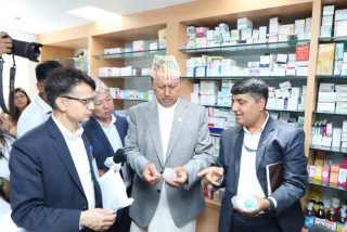 देशभरका फार्मेसी अनुगमन सुरु, स्वास्थ्यमन्त्रीले दिए यस्तो चेतावनी