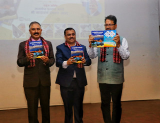 पर्यटनविद् ऐरको ‘कञ्चनपुरदेखि कञ्चनजंघा’ कवितामय फन्को देशको लोकार्पण