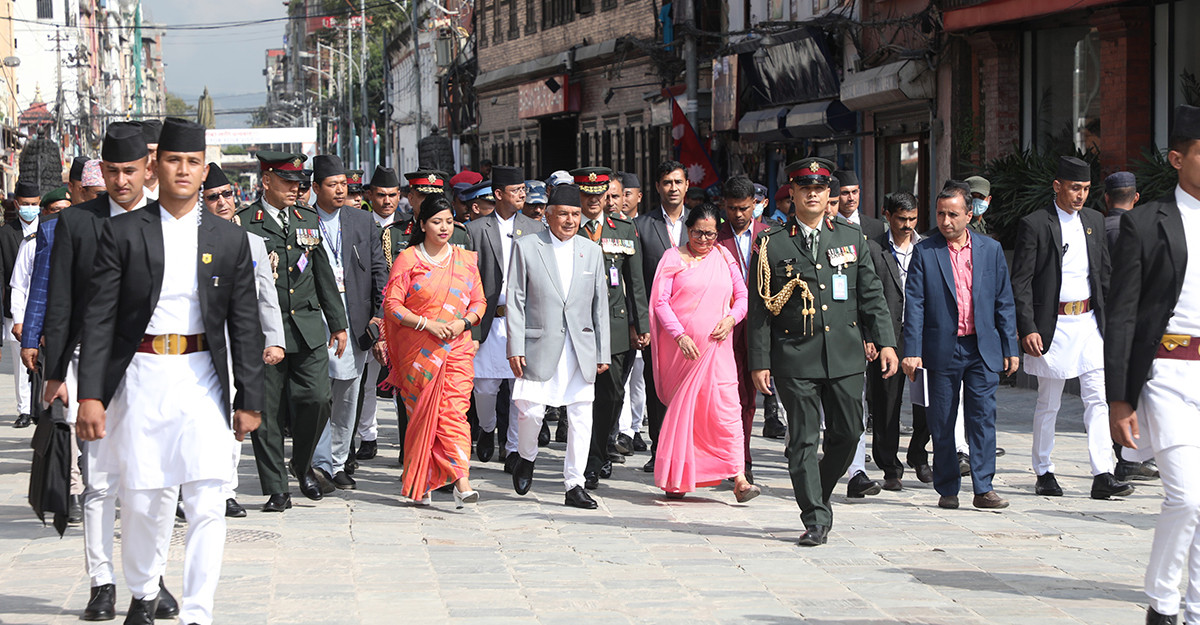 इन्द्रजात्राको अवलोकन गर्न राष्ट्रपति पौडेल हिँडेरै पुगे बसन्तपुर
