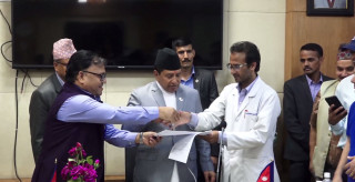 सरकार र आन्दोलनरत चिकित्सकबीच ६ बुँदे सहमती, आन्दोलन पनि स्थगित