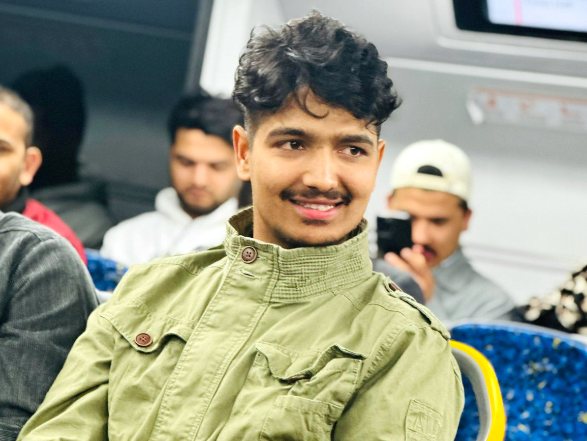 इजरायलमा ज्यान गुमाएका २ जनाको परिवारलाई समाजसेवी धामीले गरे २०/२० हजार सहयोग 