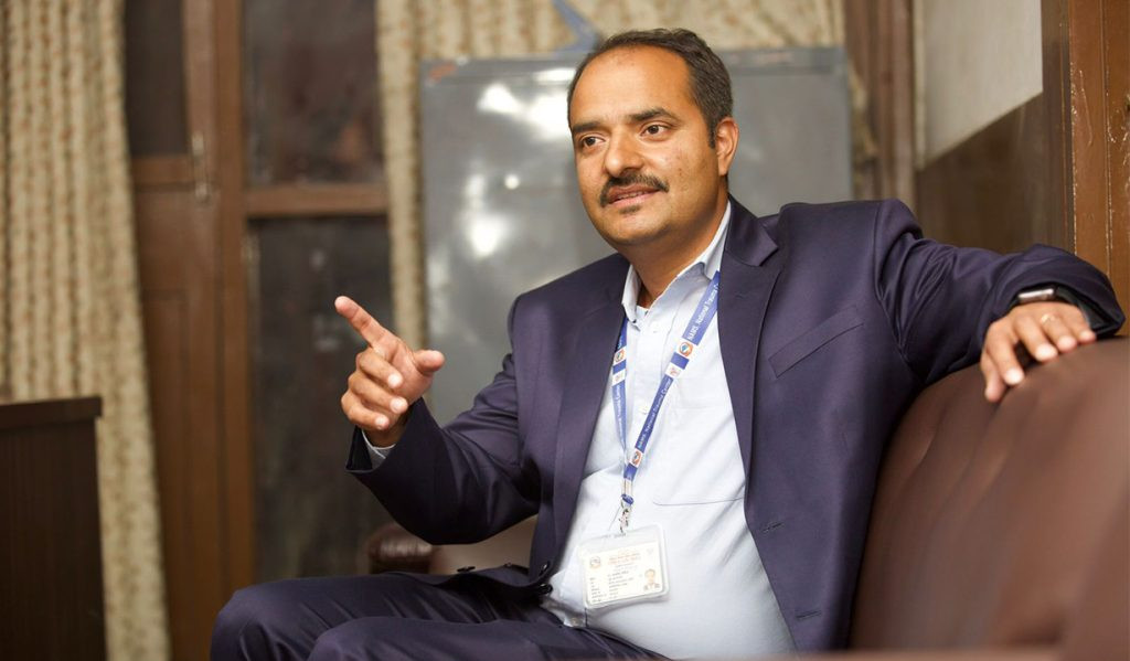 सर्वाेच्चको आदेशः ‘स्वास्थ्यमन्त्रीको निर्णय खारेज गर, डा.सन्तोष पौडेललाई वीर अस्पतालमै फर्काउ’
