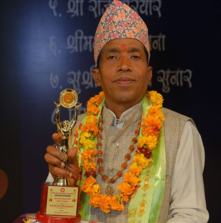 स्याङ्जाका शालिकराम भण्डारीलाई भारतमा सर्वोत्कृष्ट शब्द रचना विधाको अवार्ड