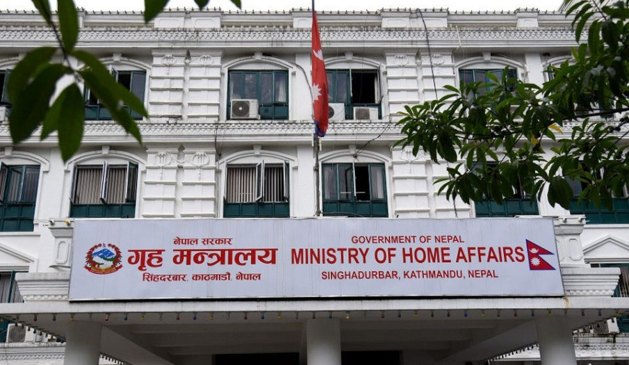 स्थानीय तहले गैरकानूनी रुपमा कर लिएको गुनासोपछि रोक्न निर्देशन