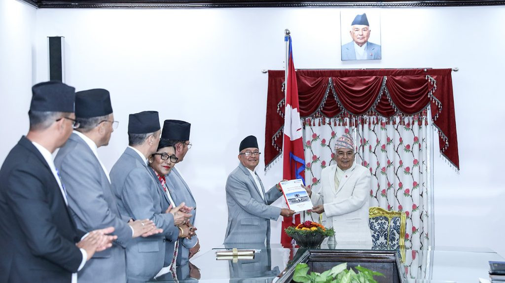 राष्ट्रपति पौडेलसमक्ष उपनिर्वाचनको प्रतिवेदन पेश