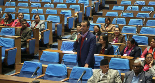 मन्त्री, सभामुख पाए भइहाल्ने, विरोध पनि गर्ने : माधव सापकोटा
