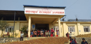 उपचारका लागि टिकट काट्ने लाइनमा बसेका युवकको मृत्यु