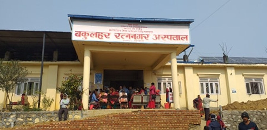 उपचारका लागि टिकट काट्ने लाइनमा बसेका युवकको मृत्यु