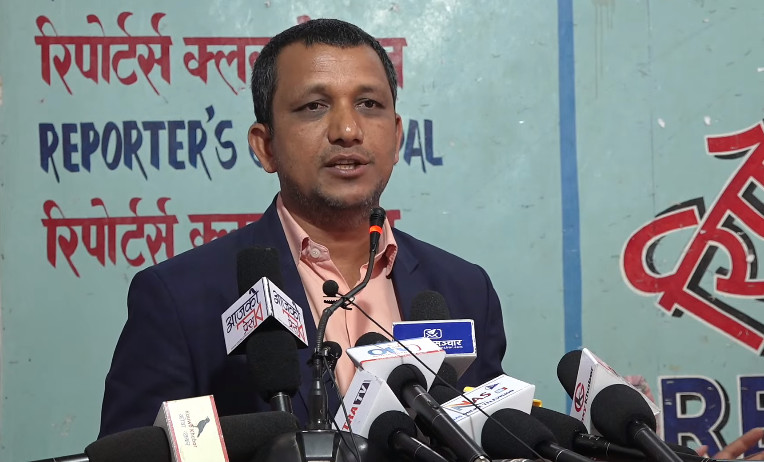 रेशम चौधरीले हत्या गर्ने धम्की दिएको खुलासा