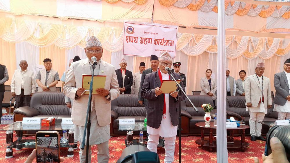 लुम्बिनी प्रदेशका मुख्यमन्त्री जोखबहादुर महरासहित तीन मन्त्रीले लिए शपथ