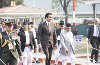 कतारका राजा अमिर शेख थानी स्वदेश फिर्ता