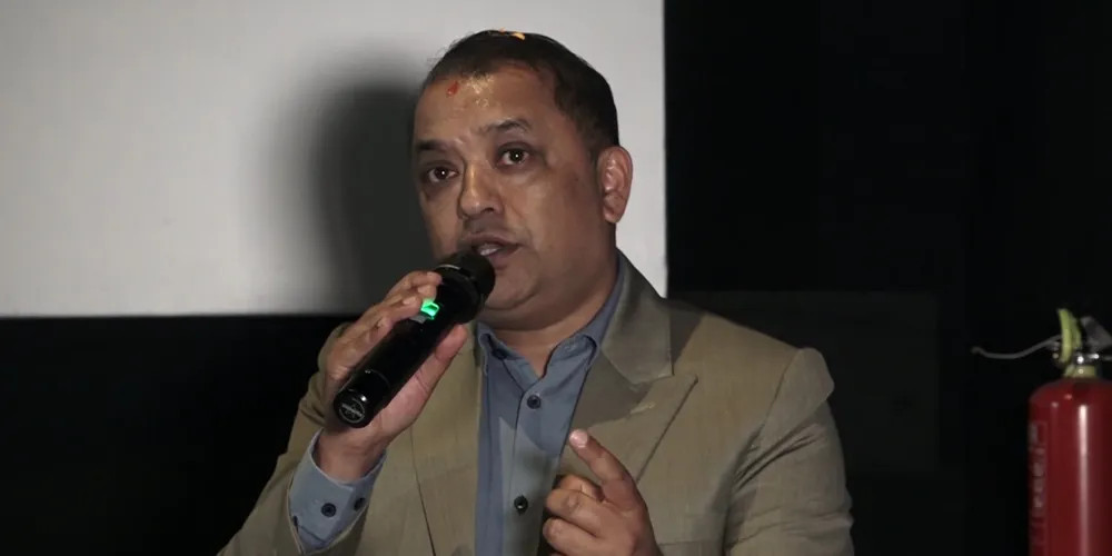 कुनै एक राजनीतिक पार्टीले चाहेर मात्रै संविधान संशोधन हुँदैन : गगन थापा