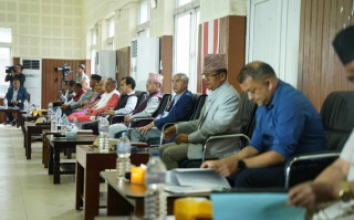 कांग्रेसको पदाधिकारी र पूर्वपदाधिकारीको बैठक बस्दै