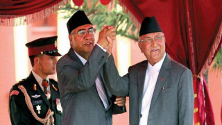 मध्यरातमा भत्कियो सत्तारुढ गठबन्धन, अब ओलीको नेतृत्वमा नयाँ सरकार