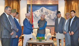 प्रधानमन्त्रीमा केपी शर्मा ओली नियुक्त