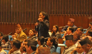 उपसभामुख रानाको बचाउमा सुमना श्रेष्ठको चर्को प्रतिवाद