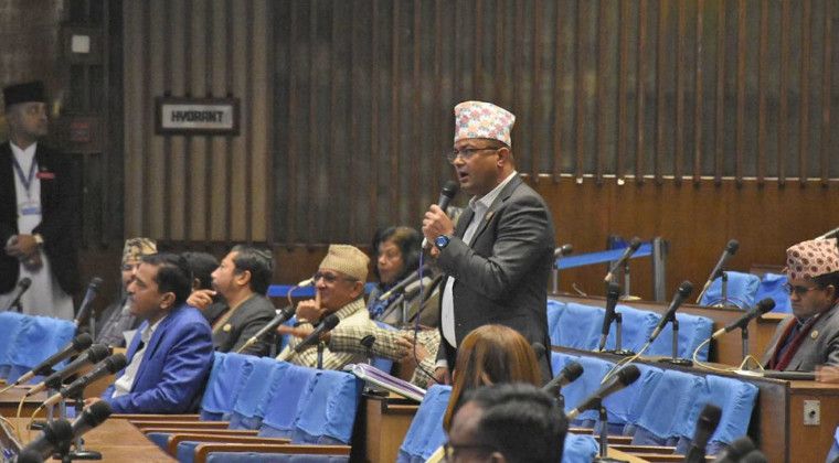 प्रधानमन्त्रीलाई अनावश्यक विवादमा तान्न खोजियो : पदम गिरी