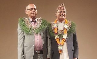 मोहन मैनालीलाई मदन पुरस्कार र योगेन्द्रप्रसाद यादवलाई जगदम्बाश्री पुरस्कार प्रदान