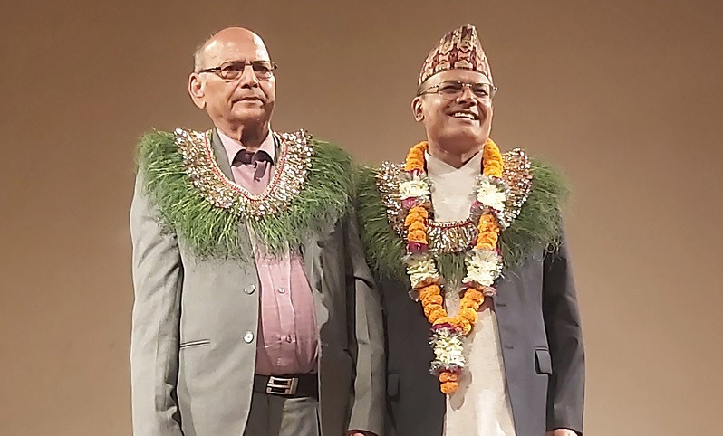 मोहन मैनालीलाई मदन पुरस्कार र योगेन्द्रप्रसाद यादवलाई जगदम्बाश्री पुरस्कार प्रदान