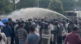 रबी लामिछाने रिहाइको मागमा भएको आन्दोलनले पोखरा तनावग्रस्त, सरकार सहकारीका मुद्धामा गम्भीर नबनेको आरोप, अनुसन्धान प्रभावित गर्न खोजेको टिप्पणी(खासखबर)
