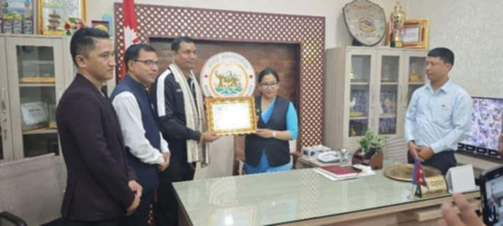 तेक्वान्दो खेलाडी सन्तोष भट्ट भरतपुर महानगरद्वारा सम्मानित