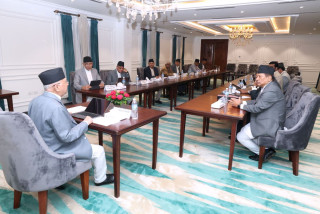 सरकारका सय दिन सन्तोषजनक रहेको सत्तासीन दलका नेताहरुको जिकिर, सहकारी मुद्धामा पूर्वाग्रह नराखेको दाबी, दोषी नउम्किने प्रतिबद्धता(खासखबर)