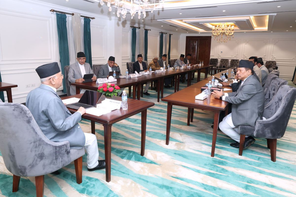 सरकारका सय दिन सन्तोषजनक रहेको सत्तासीन दलका नेताहरुको जिकिर, सहकारी मुद्धामा पूर्वाग्रह नराखेको दाबी, दोषी नउम्किने प्रतिबद्धता(खासखबर)