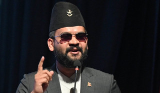 प्रधानमन्त्री वालेन साउन लागेपछि मात्रै बोल्ने मुडमा, जनताका जिज्ञासा राख्ने थलोमै प्रश्न गर्न नपाइने अवस्था बनेको भन्दै आलोचना(खास खबर)
