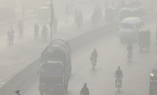 पाकिस्तानमा वायु प्रदूषणले अवस्था गम्भीर, नियन्त्रण गर्न लकडाउन