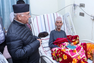 प्रधानमन्त्री ओलीका बुबा मोहन ओली अस्पताल भर्ना