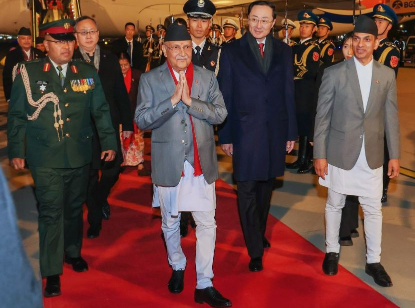 चीनको राजधानी बेइजिङ पुगे प्रधानमन्त्री ओली